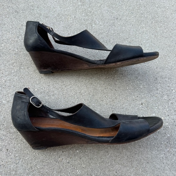 COCLICO sandal wedges sandals black leather t-strap low heels women’s shoes 9 - Picture 4 of 10